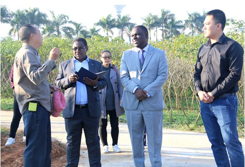 坦桑尼亚驻华大使到木薯体系研发中心参观访问